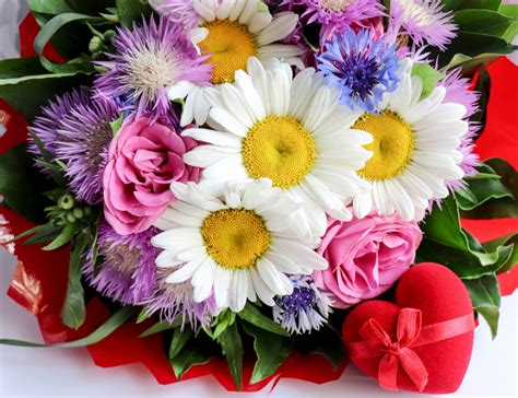 Bouquet With A T Box Jigsaw Puzzle In Flowers Puzzles On