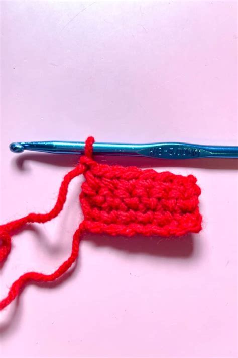 Crochet Heart Keychain Pattern - thecaffeinatedsnail.com