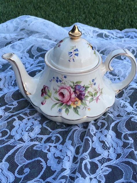 Sadler Carousel Teapot Etsy Canada Tea Pots Tea Pots Vintage