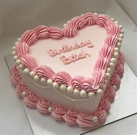 Timeless Vintage Cake To Sweeten Your Day In 2023 Heart Shaped