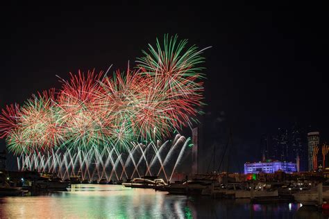 U A E 51st National Day 2022 Abu Dhabi Emirates Palace FLASH ART