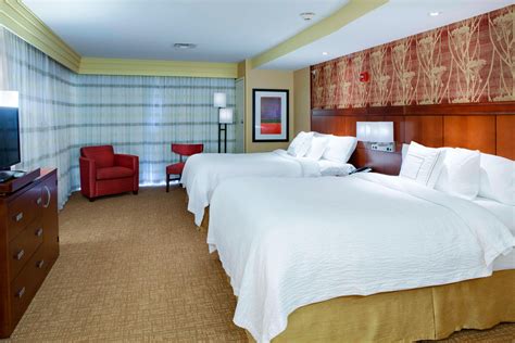 Hotel Rooms & Amenities | Courtyard Indianapolis Noblesville