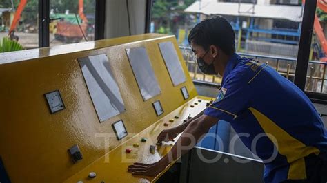 Pemeriksaan Alat Pengukur Curah Hujan Dan Tinggi Muka Air Di Pintu Air