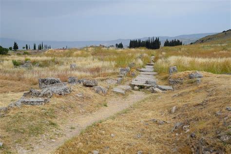 Fragmentos De Prédios Antigos Ruínas Da Antiga Cidade De Hierapolis