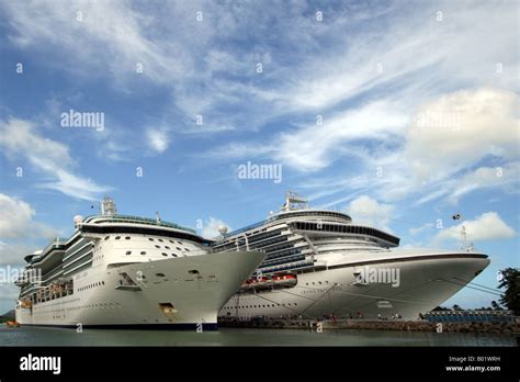 Cruise Liners Hi Res Stock Photography And Images Alamy