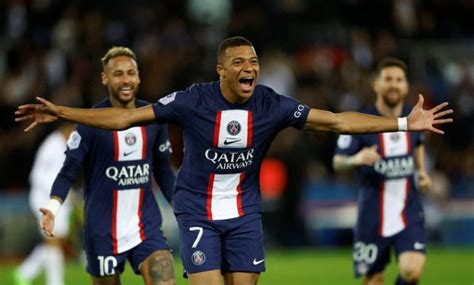 Mbappe to the rescue as PSG reclaim Ligue 1 top spot - EgyptToday