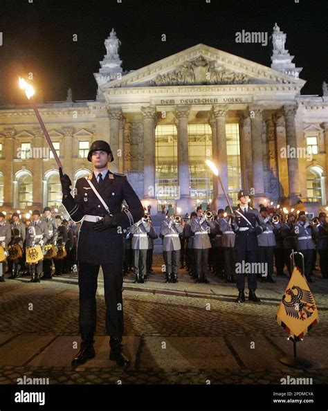 Soldaten Der Bundeswehr Tragen Am Mittwoch Oktober Vor Dem