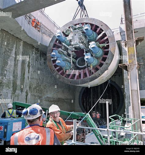 1200 Tonne Crane Lifts Shield For Tunnel Boring Machine Annie Into