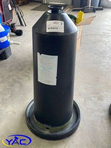 Black Plastic 8 Gallon Poultry Waterer Yorkton Auction Centre