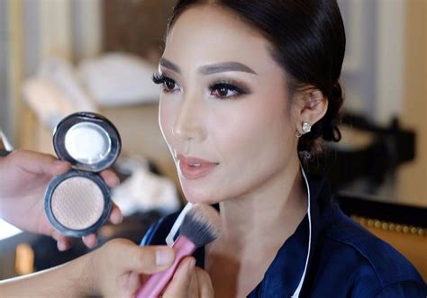 Punya Kulit Sawo Matang? Ini Tips Makeup yang Tepat Untukmu