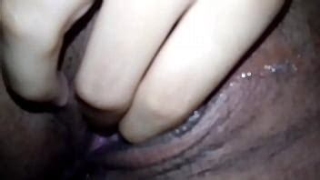 Mi novia me enseña como se toca XVIDEOS