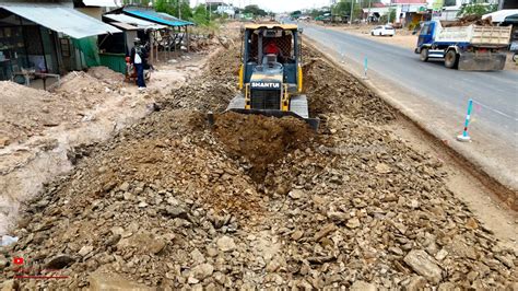 Top Layer Foundation Road Build Was Clutter Rock Soils Working With