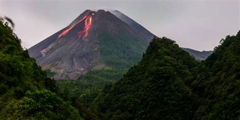 Terjadi 35 Gempa Guguran Gunung Merapi Sejak Senin Dini Hari Sinpo Id