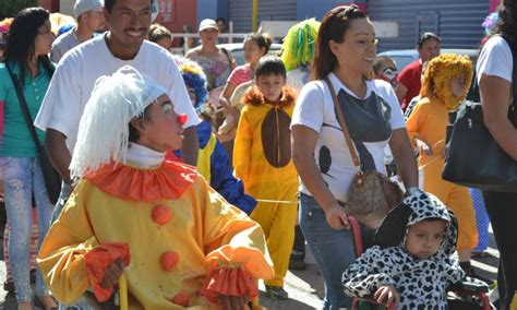 Ni Os Y J Venes Con Discapacidad Desfilan Por El Centro De La Ciudad