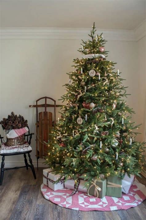 Natural Christmas Tree Decorating The Honeycomb Home