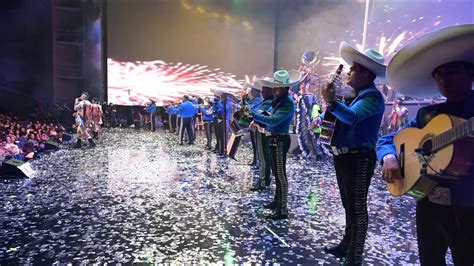 Mariachi Los Galleros En Concierto Con La Banda Cuisillos Youtube