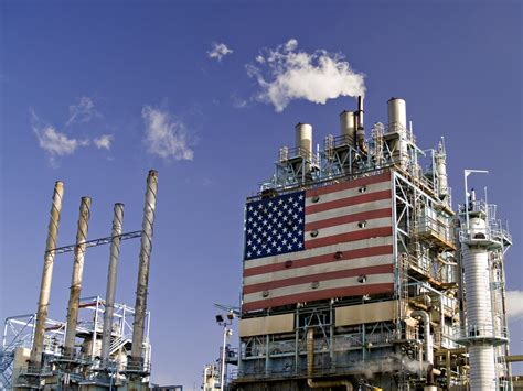 US Refiners Brace For Tough Year As Investor Sentiment Turns Negative