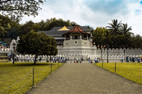 Sri Lankan Culture of Traditions and Etiquette