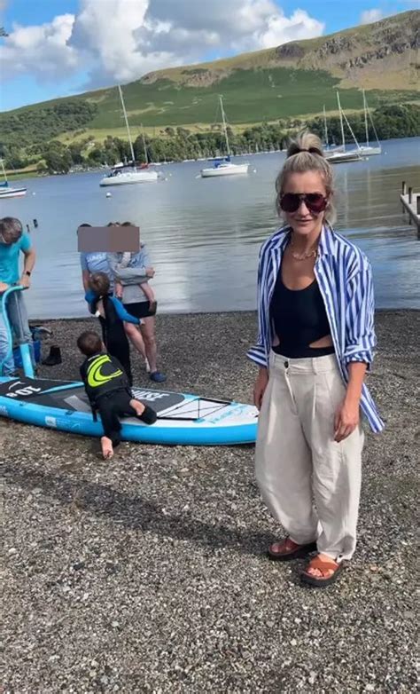Helen Skelton Fans Cant Believe Her Age As She Celebrates Milestone Birthday In Bikini Daily Star