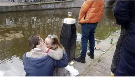 Vet Domme Koningsdag Foto S Om Alvast Een Beetje In De Stemming Te