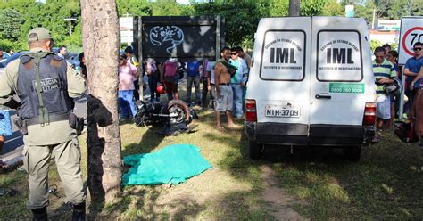 G1 Motociclista morre ao bater em placa de fiscalização na BR 343 em