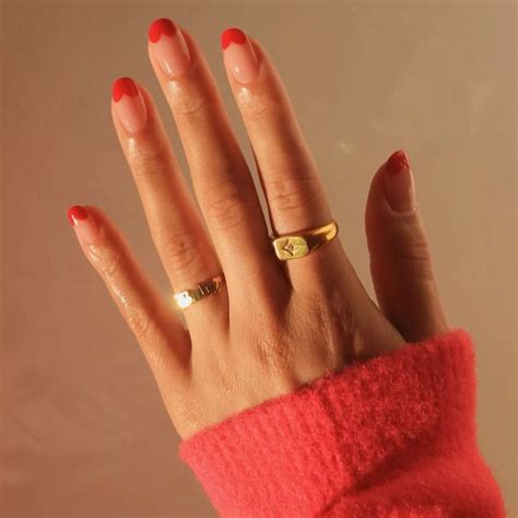 Trending 17 Stylish Red French Tip Manicures Perfect For Holiday Parties And Beyond