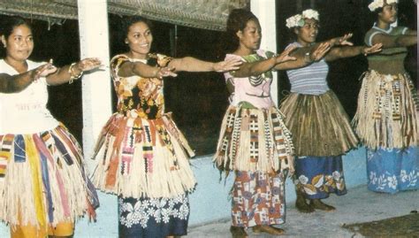 Postcard A La Carte 2 Tuvalu Dance