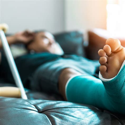 Bone injury/fracture care | Medical Corner Doctors