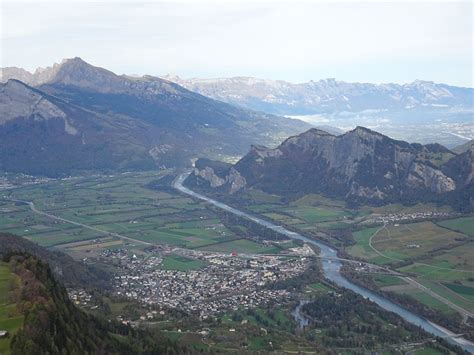 Etwas Tr Be Aussicht Vom Pizalun Auf Ragaz Gonzen Hikr Org