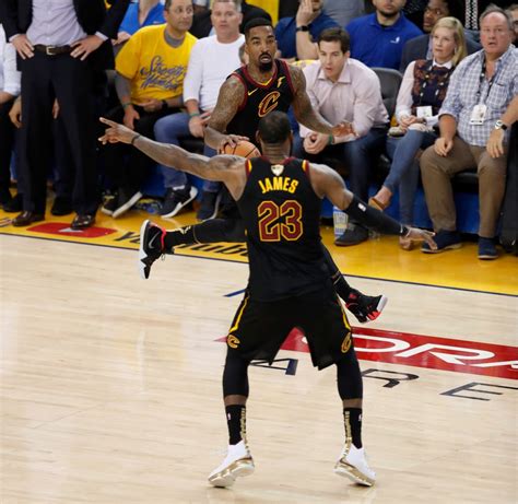 Cavaliers Jr Smith Buried By Tweets Memes In Wake Of His Mad Dash Nba