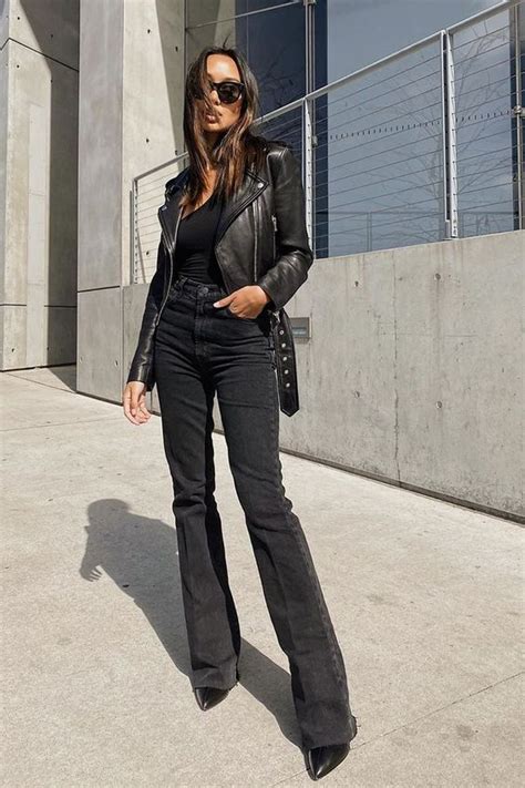 40 Outfits With Flare Jeans To Wear Right Now How To Style