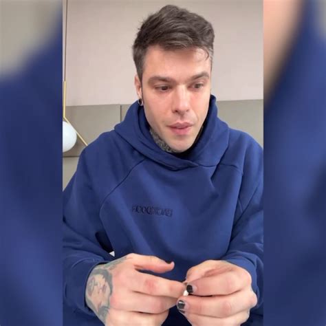 Fedez Operato Al San Raffaele Di Milano Qualche Giorno Fa Lannuncio