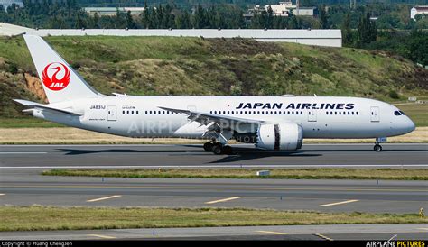 JA831J JAL Japan Airlines Boeing 787 8 Dreamliner At Taipei