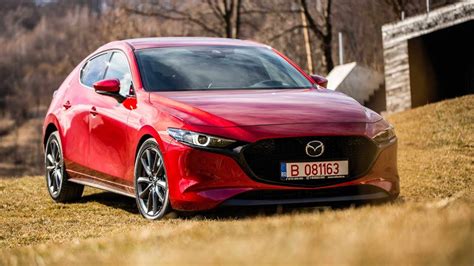 Test Drive Mazda 3 Hatchback Skyactiv G 122 Plus Preț și Dotări