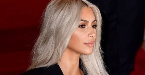 Seksinya Kim Kardashian Nikmati Matahari Bali Dengan Bikini Okezone