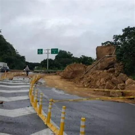 Vía Bogotá Girardot Habilitada En Un Carril Tras Derrumbe En Festivo