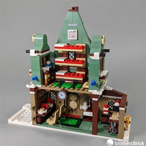 LEGO Winter Village Collection 10275 Elf Club House - Review - 29 - The ...