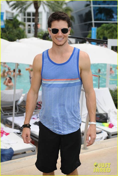 Robbie Amell Shirtless Jason Derulo Iheartradio Pool Party Photo