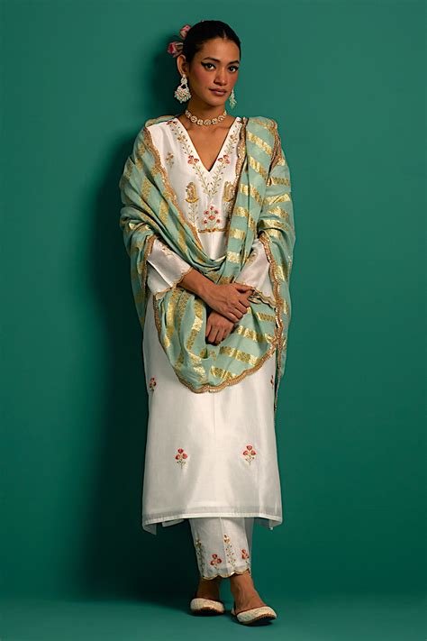 Buy Off White Silk Chanderi Hand Embroidered Sequins V Neck Cutdana