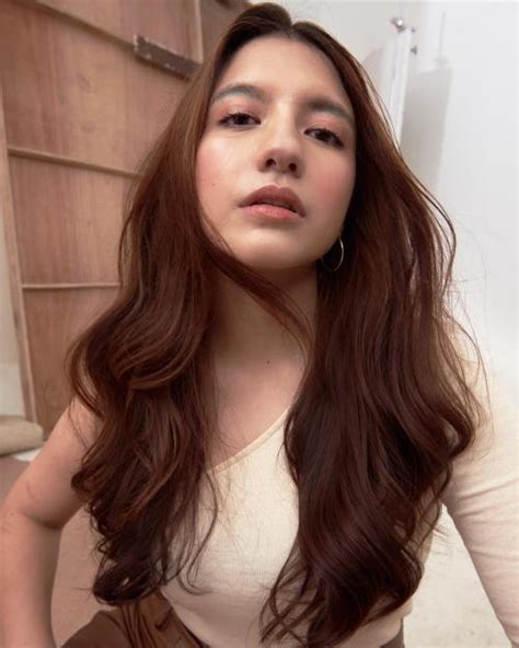 5 Ide Model Rambut Ala Cassandra Lee Tampilan Saat Liburan Makin Kece