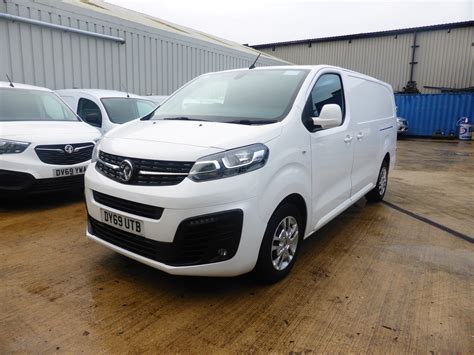 VAUXHALL VIVARO 1.5CDTI 3100 SPORTIVE BLUE-INJECTION EURO6 ULEZ LWB ...