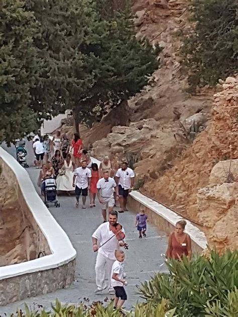 Bride Who Performed Sex Act In Wedding Photo Is Mortified Daily Mail Online