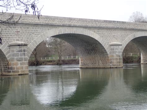 Restauration des maçonneries du Pont de Bourg Charente RD158 16