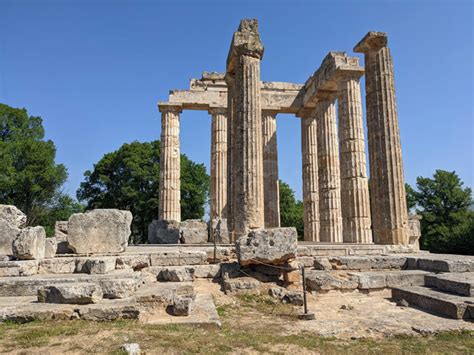 Visite De La Ville De N M E Le Temple De Zeus Et La Stade Antique