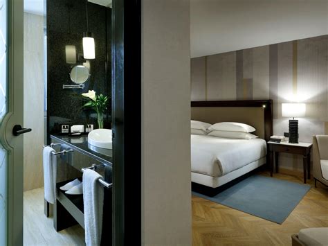 Upscale Rooms and Suites Near Puerta Del Sol | Hyatt Regency Hesperia ...