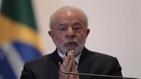 Lula recusa convite para ir à Marcha para Jesus e envia Benedita da