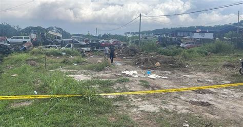 Pekerja Cuci Kereta Maut Pengawal Keselamatan Cedera Kena Tetak