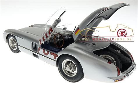 CMC Mercedes Benz 300 SLR Signature Edition Hans Herrmann Model Car