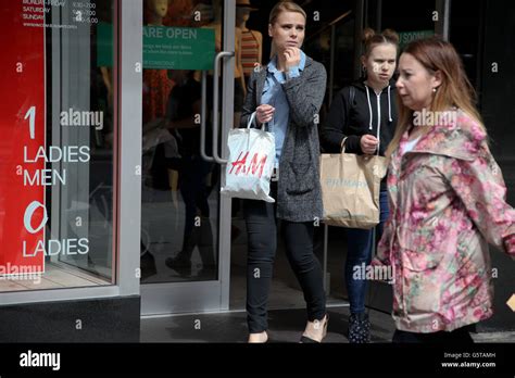 Highstreet Shoppers Hi Res Stock Photography And Images Alamy