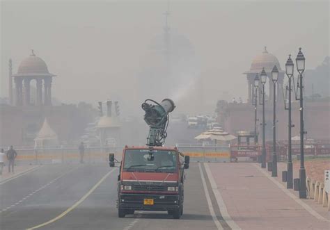 Delhi Aqi Air Quality Index Remains Very Poor Residents Complain Of Health Issues Breathing